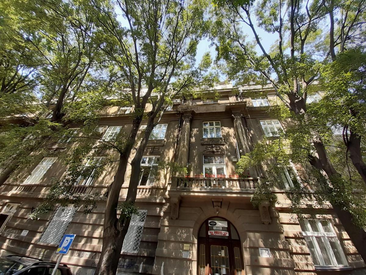 Downtown Apartment In Walk Zone With 3 Bedrooms And Garage Нови-Сад Экстерьер фото